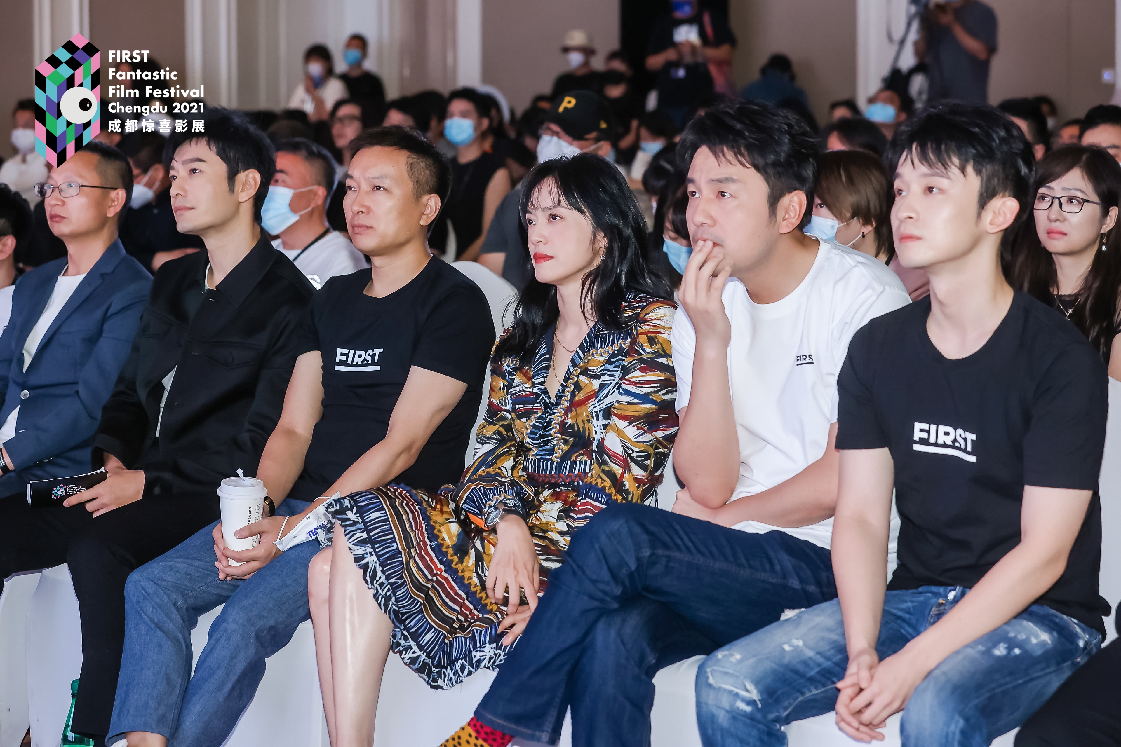 現(xiàn)場明星2.jpg 現(xiàn)場明星2.jpg